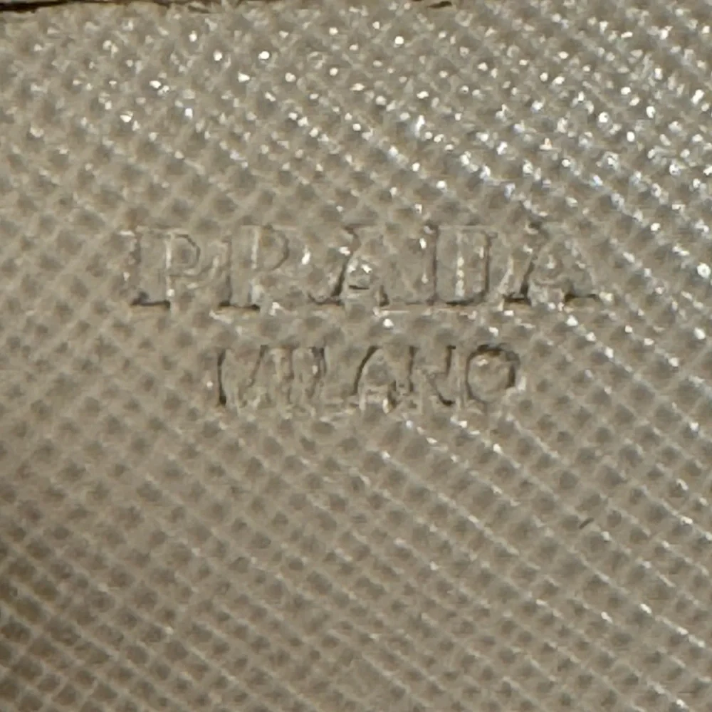 💛 SOLD 💛 Prada Saffiano Leather Bow Continental Wallet - Picture 5 of 16
